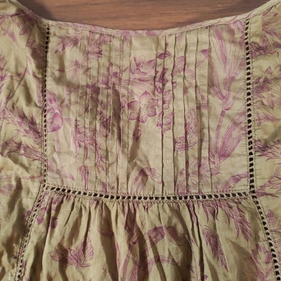 Edme & Esyllte Green 3/4 Length Sleeve Peasant Top - Picture 9 of 9